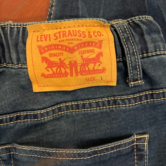 Levi’s Jogger - Picture 3 of 7
